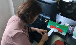 男子故意阻挡救护车 男子故意阻挡救护车